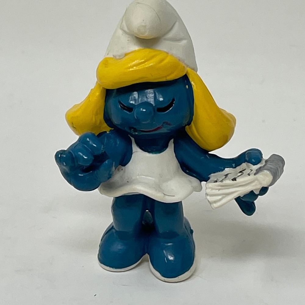 Vintage 1981 Schleich Smurfette Taking Notes PVC Figure Peyo Miniature Toy